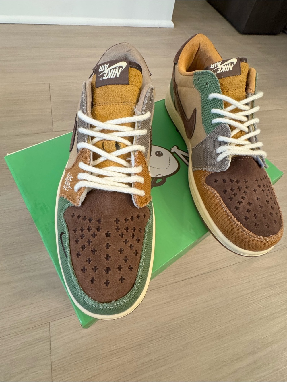 Jordan 1 Zion Williamson Voodoo - Picture 3 of 4